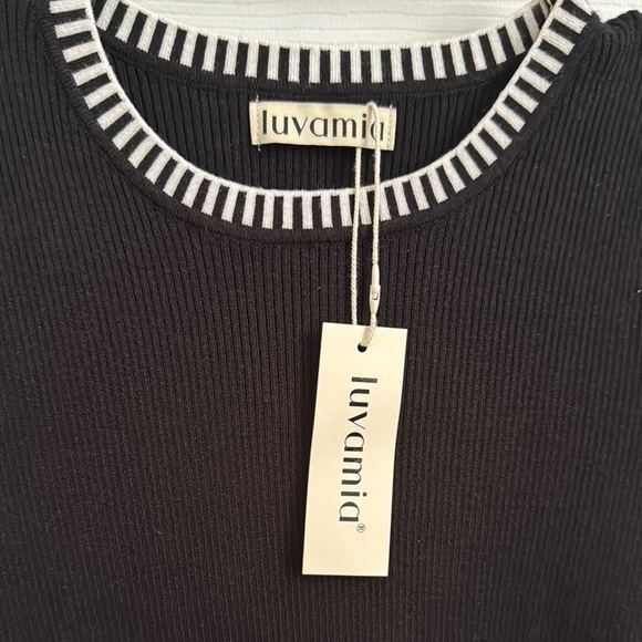 Black Ribbed Women's Top - Picture 2 of 4